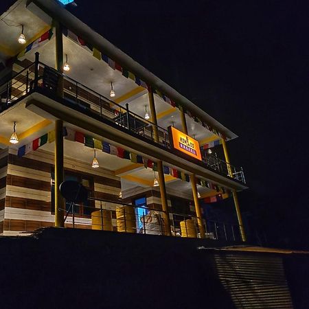 Nomads Hostel Tosh Esterno foto