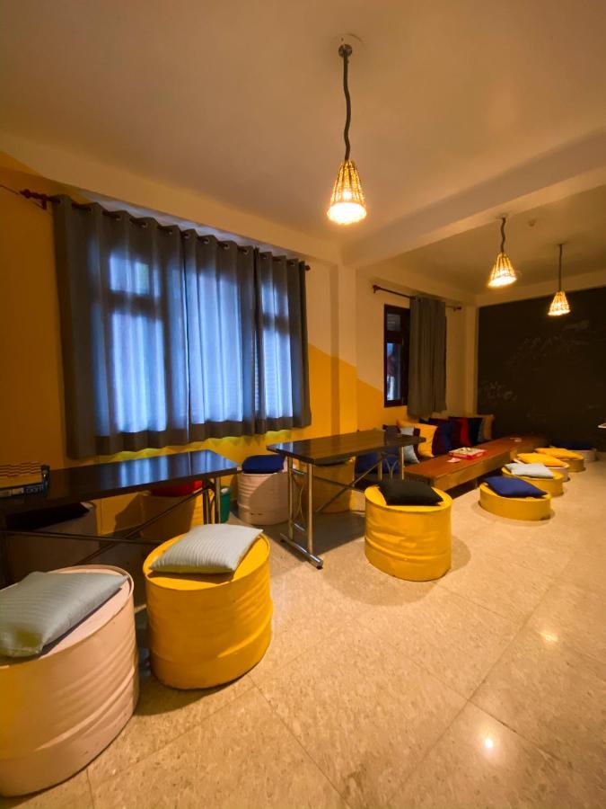 Nomads Hostel Tosh Esterno foto