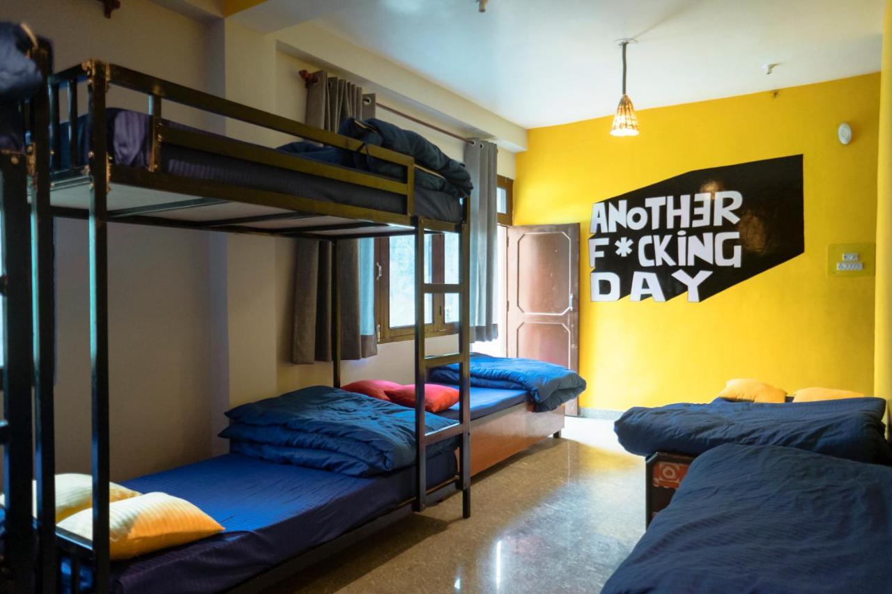 Nomads Hostel Tosh Esterno foto
